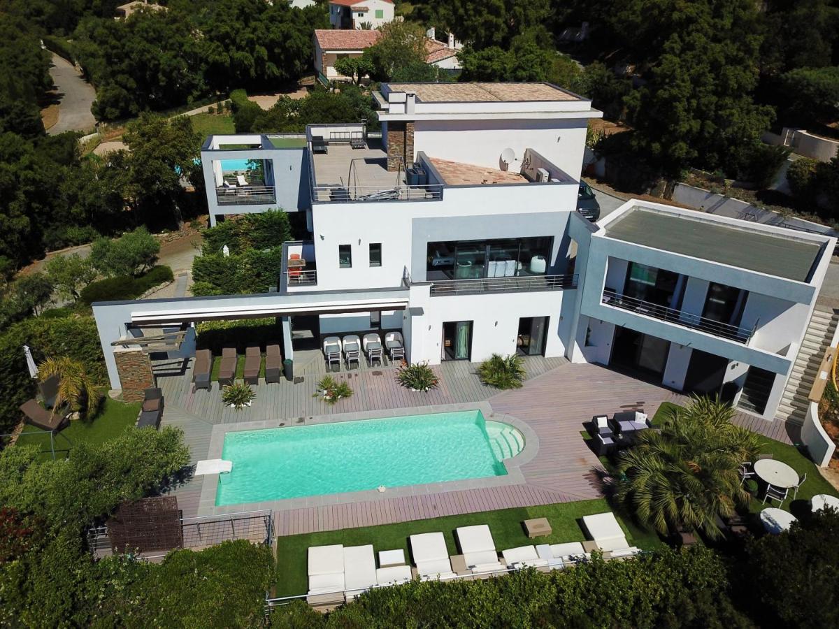 Villa Louancelie B&B Кавалере-сюр-Мер Екстериор снимка