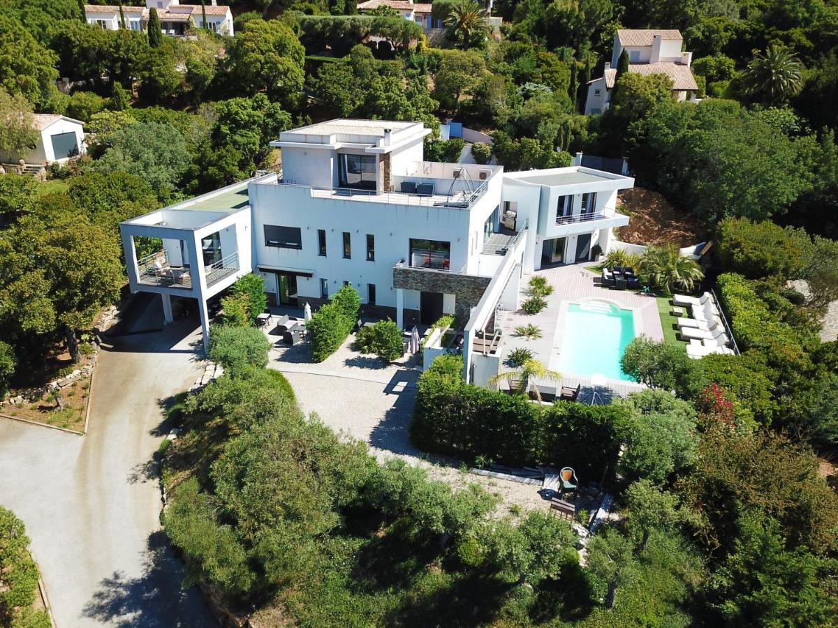 Villa Louancelie B&B Кавалере-сюр-Мер Екстериор снимка