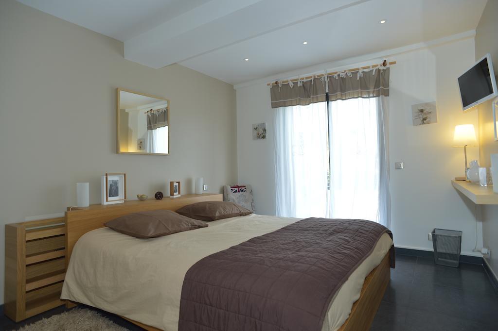 Villa Louancelie B&B Кавалере-сюр-Мер Стая снимка
