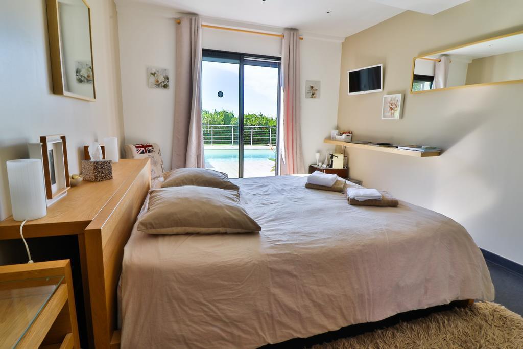 Villa Louancelie B&B Кавалере-сюр-Мер Екстериор снимка